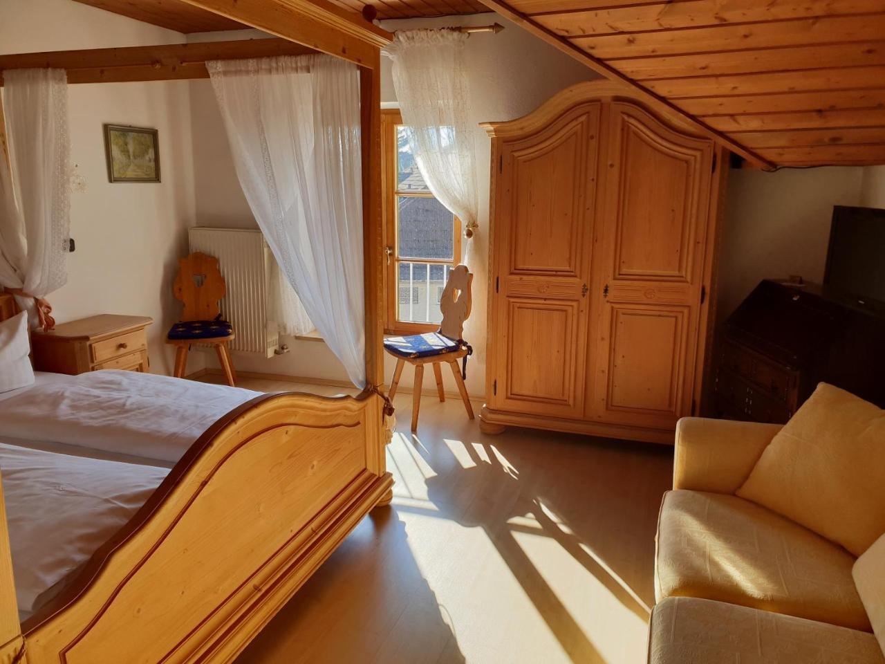 Hôtel Landgasthof Bock à Gauting Extérieur photo